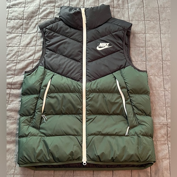 Nike Other - Nike Puffer Vest